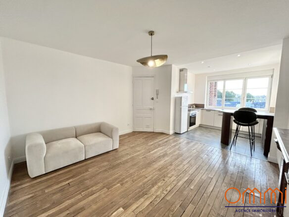 Meublé rénové hyper-centre St-Quentin Ommi agence immobilière Amiens Agence immobilière Amiens, Ommi Immobilier Amiens,