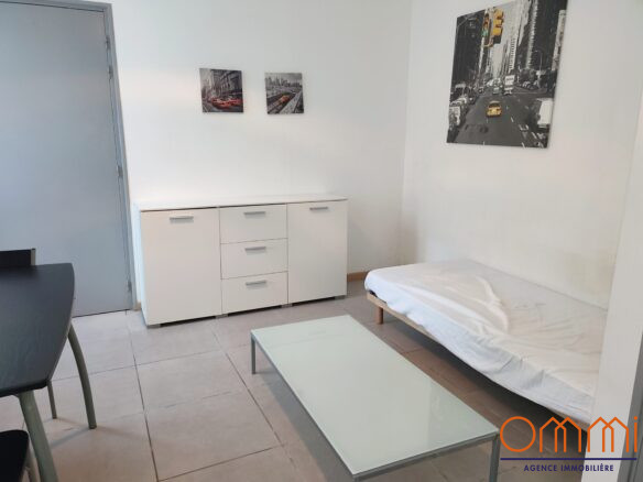 Studio meublé proche école d'Art Ommi agence immobilière Amiens Agence immobilière Amiens, Ommi Immobilier Amiens,