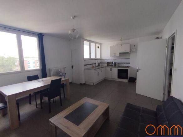Appartement meublé T4, balcons, cave Ommi agence immobilière Amiens Agence immobilière Amiens, Ommi Immobilier Amiens,
