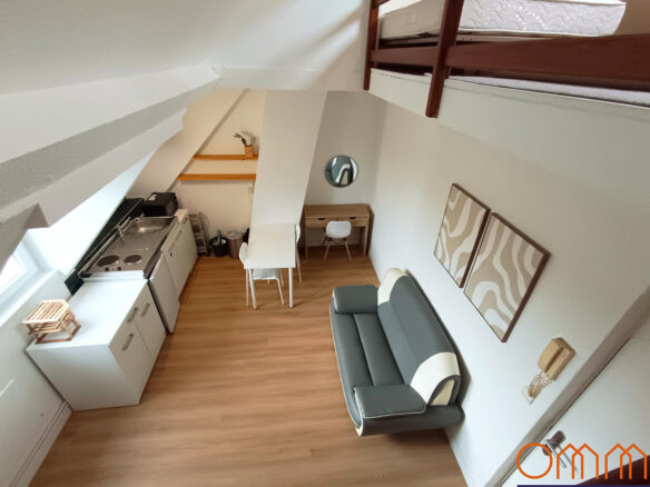 À LOUER – DUPLEX MEUBLÉ AVEC PARKING Ommi agence immobilière Amiens Agence immobilière Amiens, Ommi Immobilier Amiens,